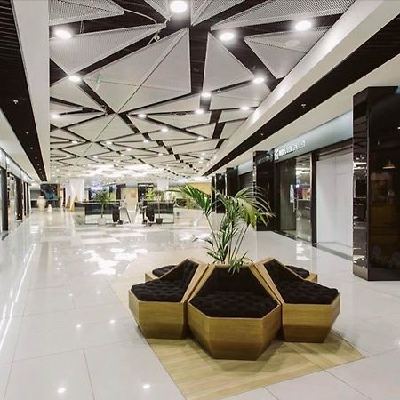 Hotel Platinia Cluj-Napoca Exteriör bild The interior of the mall