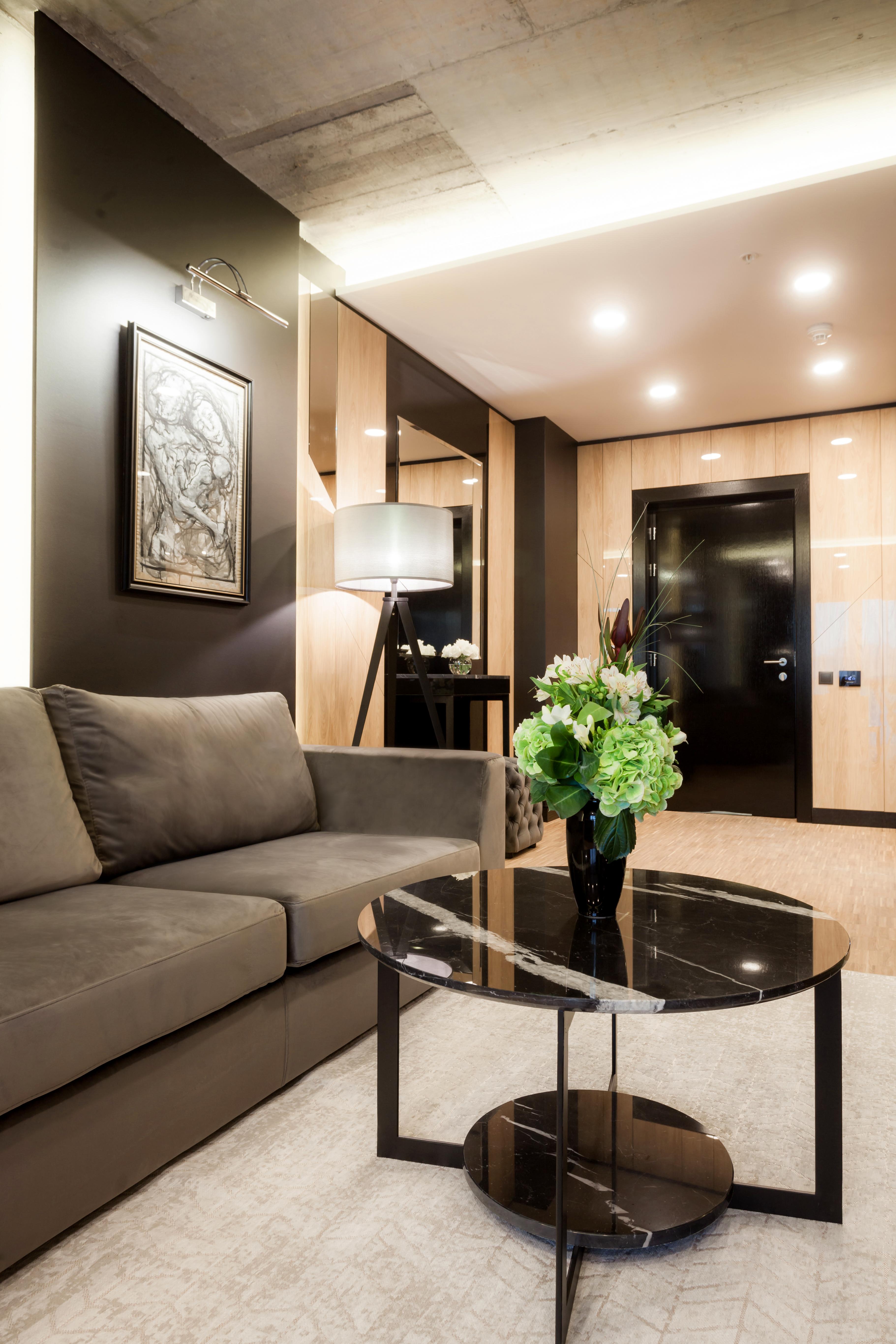 Hotel Platinia Cluj-Napoca Exteriör bild A suite at the Mandarin Oriental, Munich