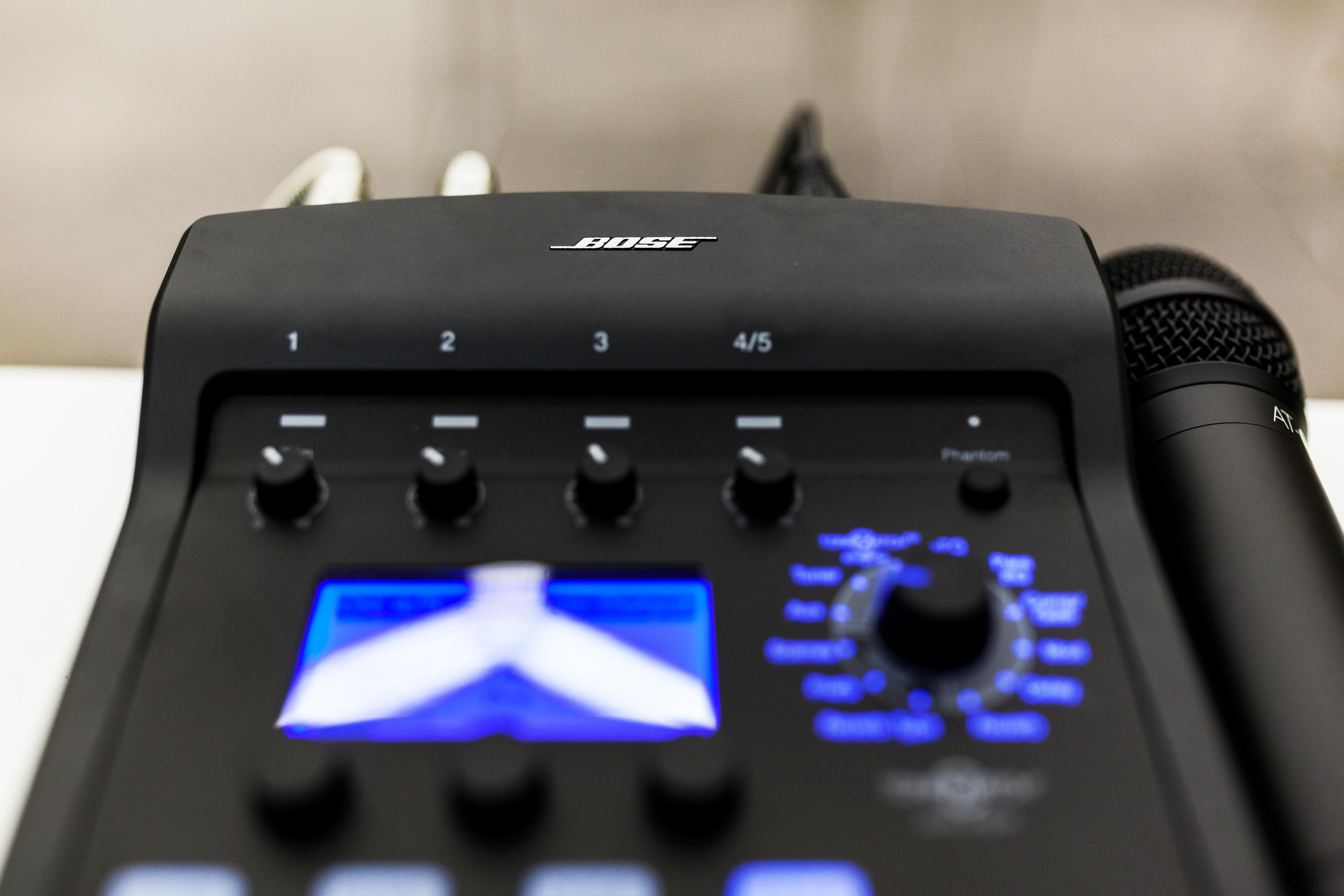 Hotel Platinia Cluj-Napoca Exteriör bild The Bose S1 Pro mixer