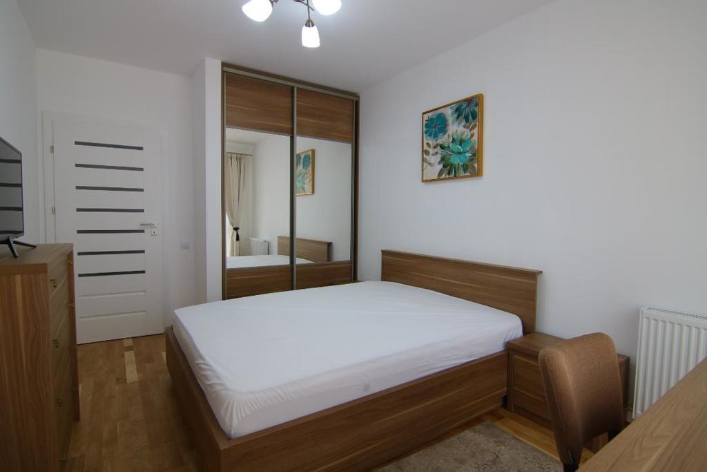 Hotel Platinia Cluj-Napoca Exteriör bild A bedroom