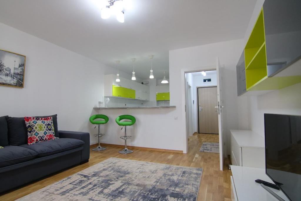 Hotel Platinia Cluj-Napoca Exteriör bild A studio apartment in Warsaw, Poland