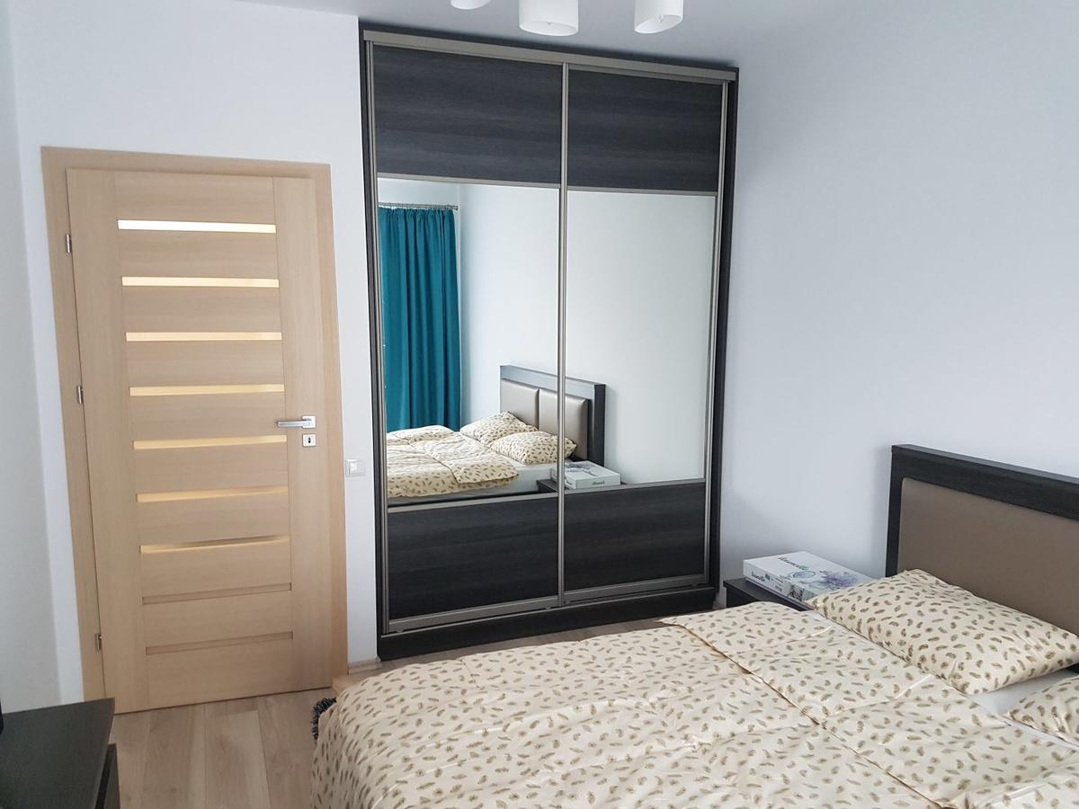 Hotel Platinia Cluj-Napoca Exteriör bild Sliding wardrobe