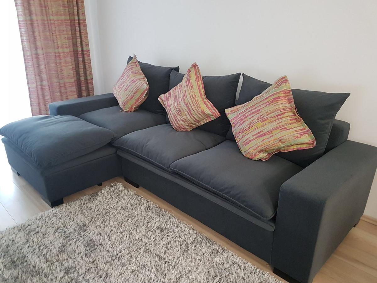 Hotel Platinia Cluj-Napoca Exteriör bild A sofa