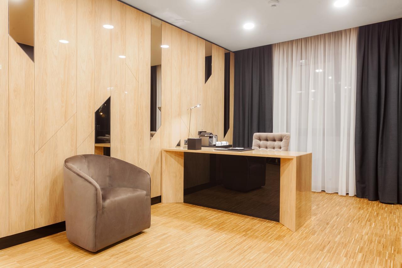 Hotel Platinia Cluj-Napoca Exteriör bild Office of the Mayor of the City of Belgrade