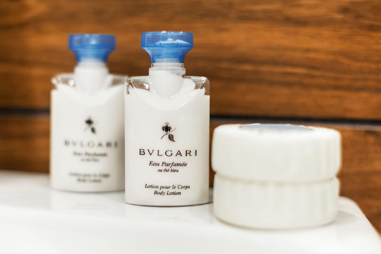 Hotel Platinia Cluj-Napoca Exteriör bild BVLGARI products